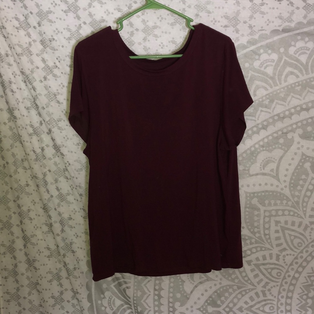 American Eagle maroon soft and sexy t shirt